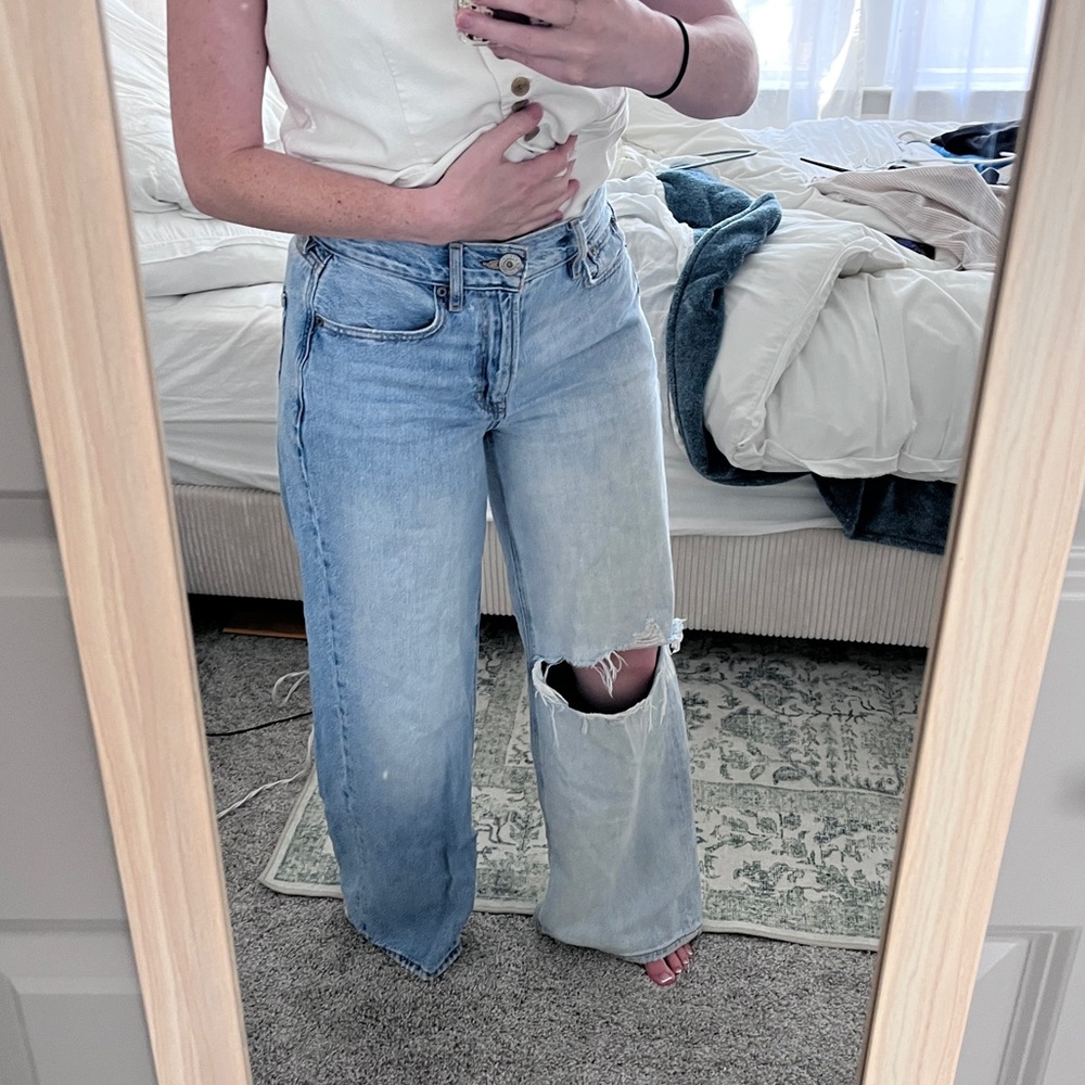 American Eagle Outfitters Light Wash Skater Jeans